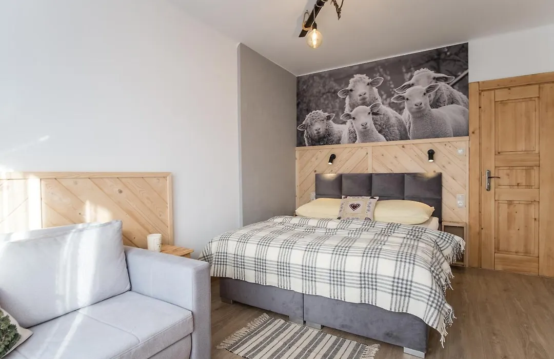 Apartamenty i Pokoje Bacówka Centrum-1